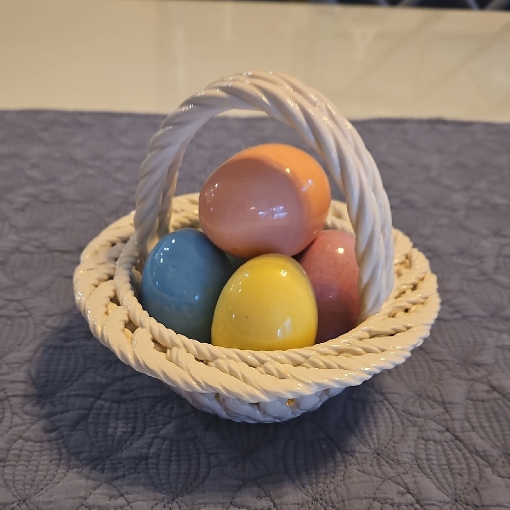 Italian Majolica bright white porcelain weaved Basket of 5 Pastel eggs